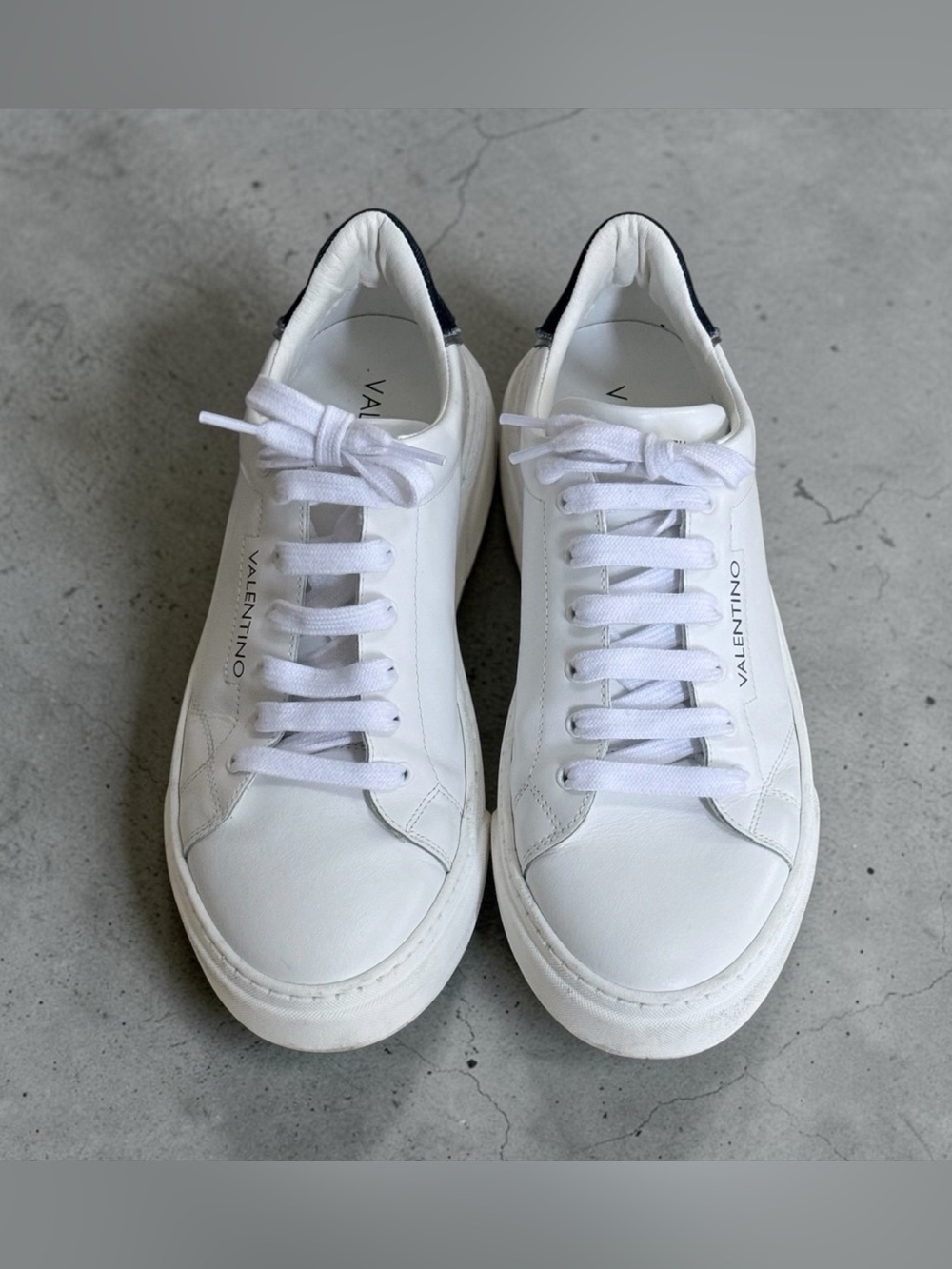 Valentino Garavani Men’s White Leather Low-Top Sneakers with Black Heel Sz 11 44 - Picture 15 of 15